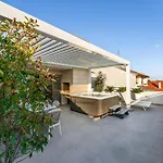 Tesa Luxury Apartment